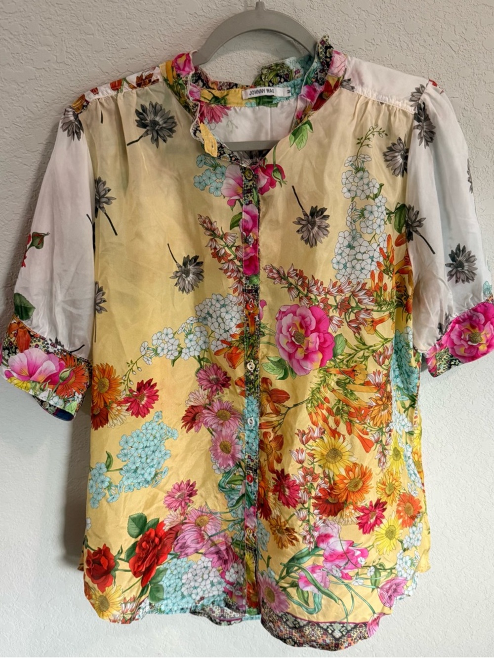 Johnny Was 100% Silk Yellow Floral Ruffled Collar Button Blouse